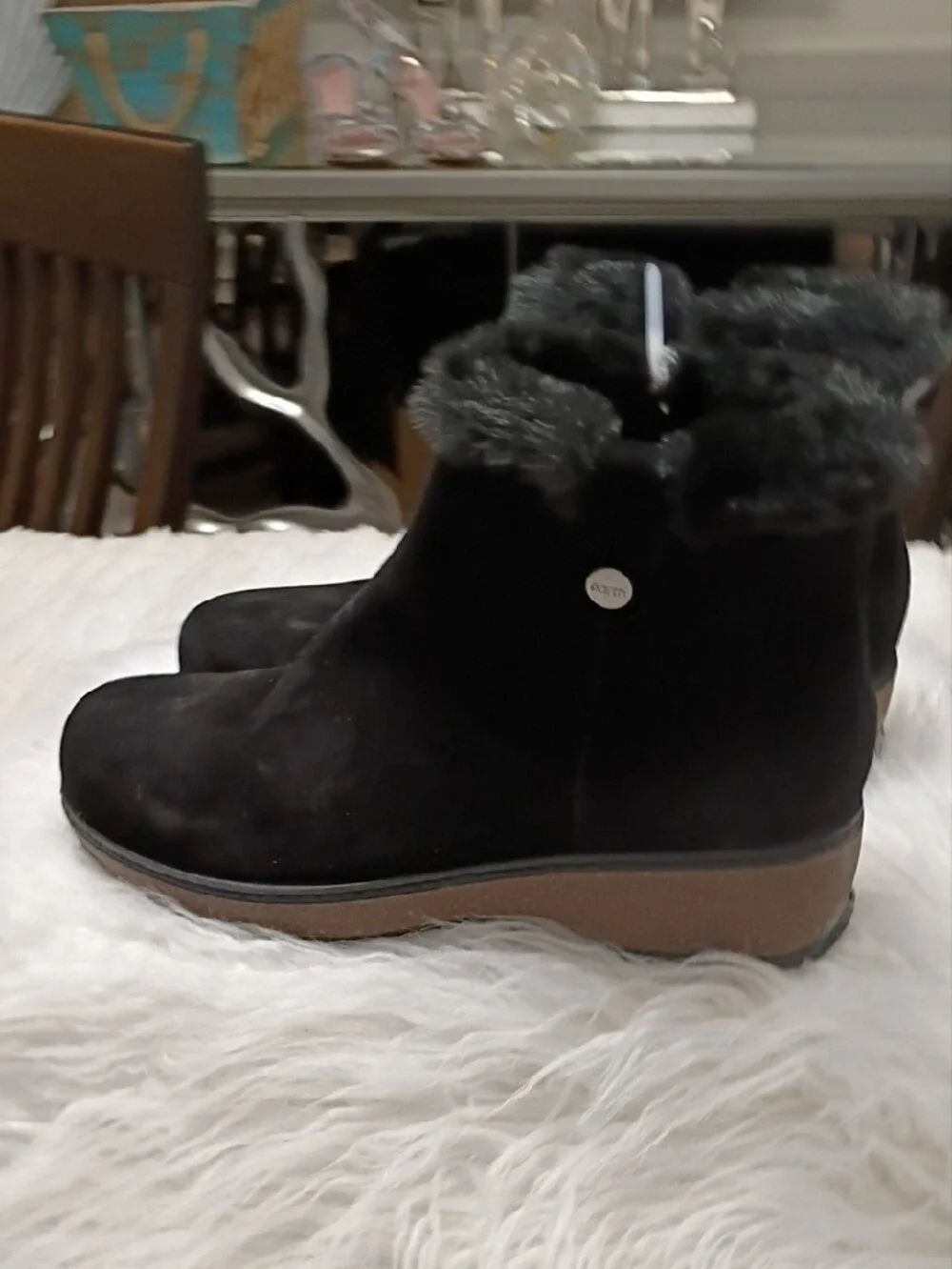 New Earth Kim Black Suede Faux-Fur Ankle Winter Cold Weather Booties 7.5